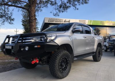 IRONMAN 4X4 HILUX BULLBAR WITH RECOVERY POINTS
